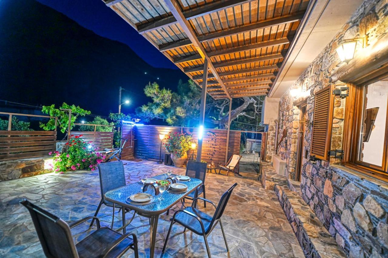 Keramotí "Pefkopetro" Traditional House מראה חיצוני תמונה