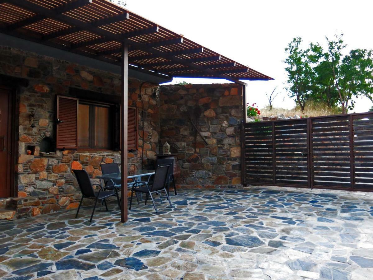 Keramotí "Pefkopetro" Traditional House מראה חיצוני תמונה